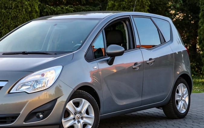 Opel Meriva cena 23900 przebieg: 137682, rok produkcji 2011 z Otwock małe 781